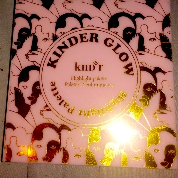 Kinder glow highlight pallet. - Picture 1 of 2